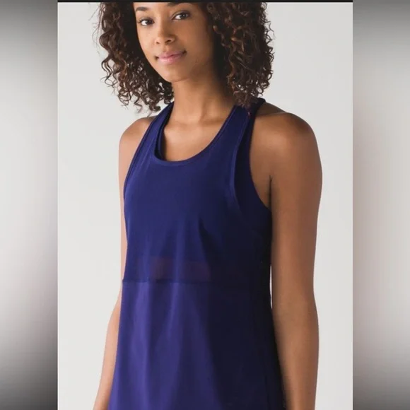 Lululemon size 12 ladies Navy Mesh Accent Top - Picture 1 of 6